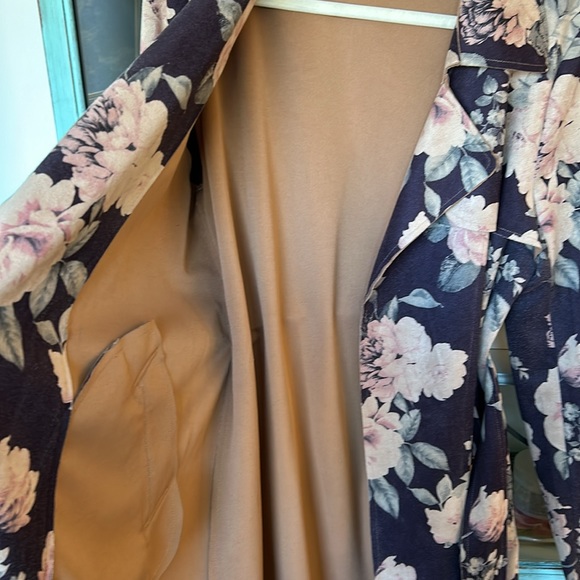 Floral Spring Jacket - Picture 6 of 7